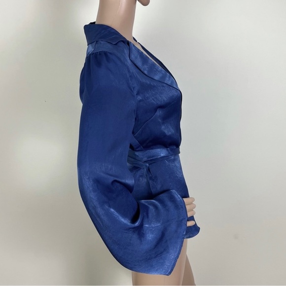 NEW L’ACADEMIE REVOLVE BLUE WRAP TOP - Picture 5 of 8